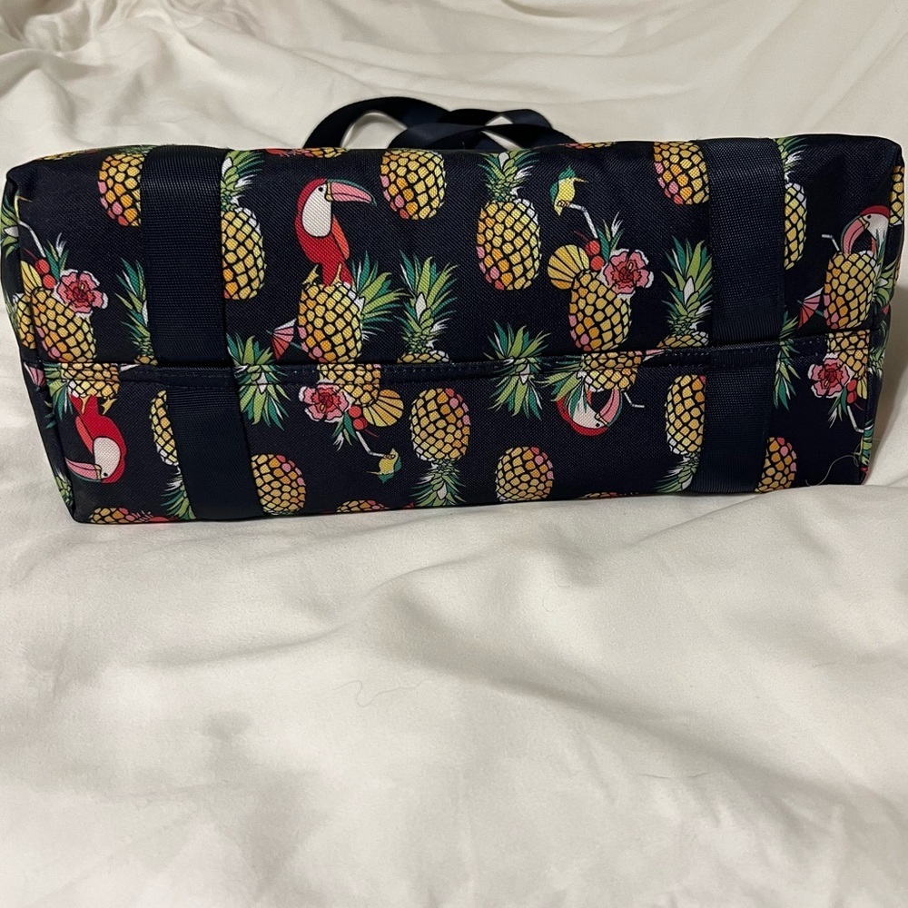 NWOT Vera Bradley Lighten Up Cooler Tote Toucan Black Yellow Zipper Top Bag - Picture 4 of 8